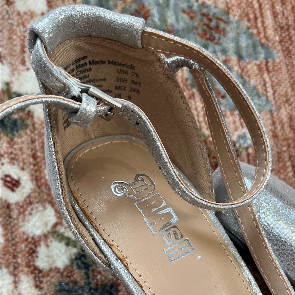 Brash Shimmering Silver Heels - Picture 4 of 4